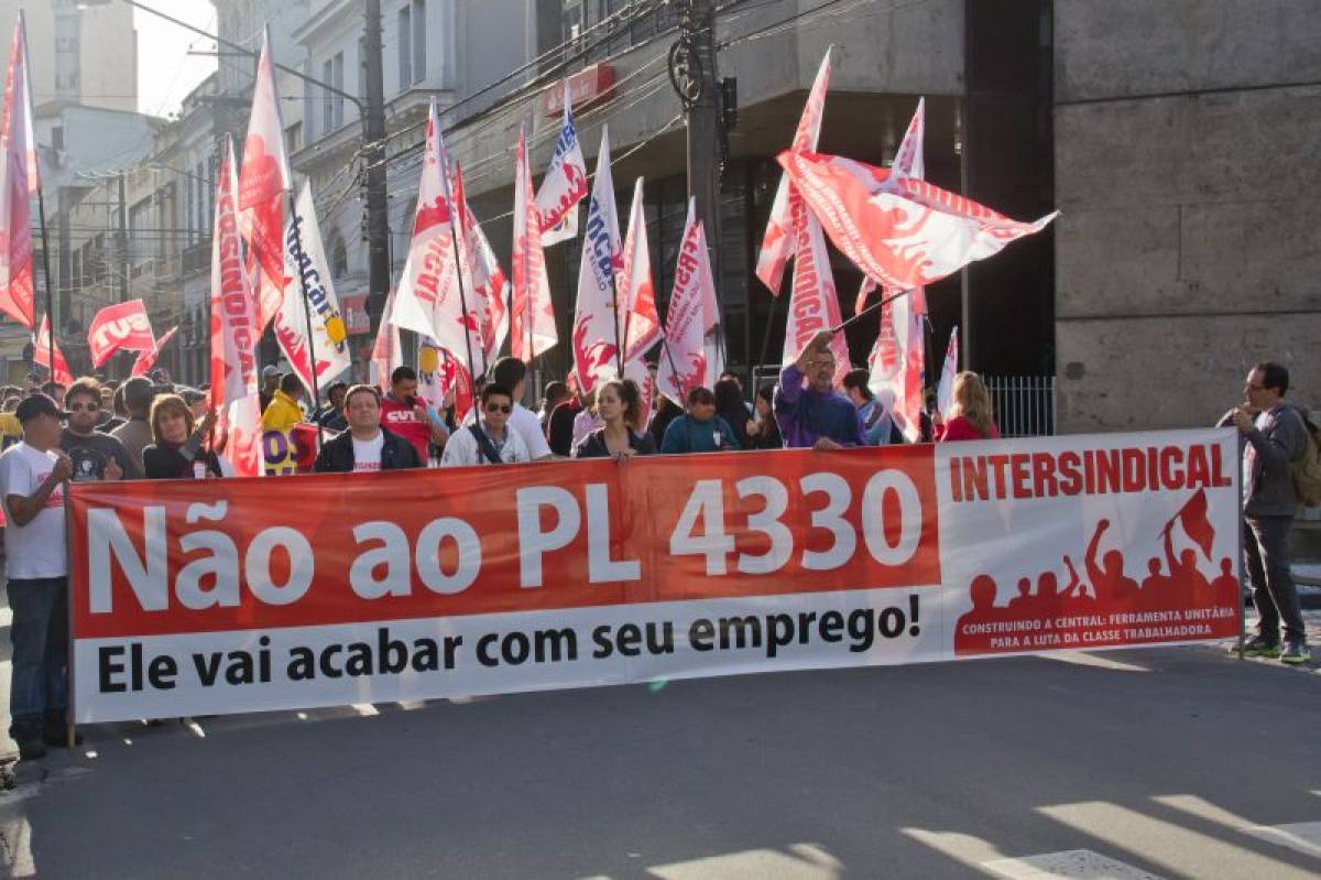 Negociação sobre aditivo do Santander começa, mas não traz avanços